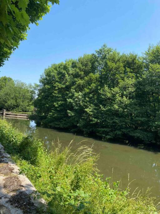 Les Rives De L'Indre. Parking Gratuit. Lit 160Cm Apartment Châteauroux Exterior foto
