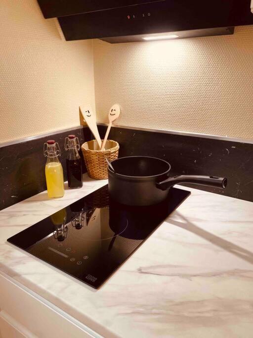 Les Rives De L'Indre. Parking Gratuit. Lit 160Cm Apartment Châteauroux Exterior foto