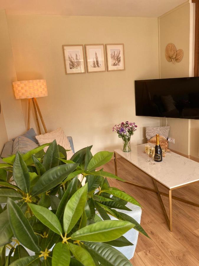 Les Rives De L'Indre. Parking Gratuit. Lit 160Cm Apartment Châteauroux Exterior foto
