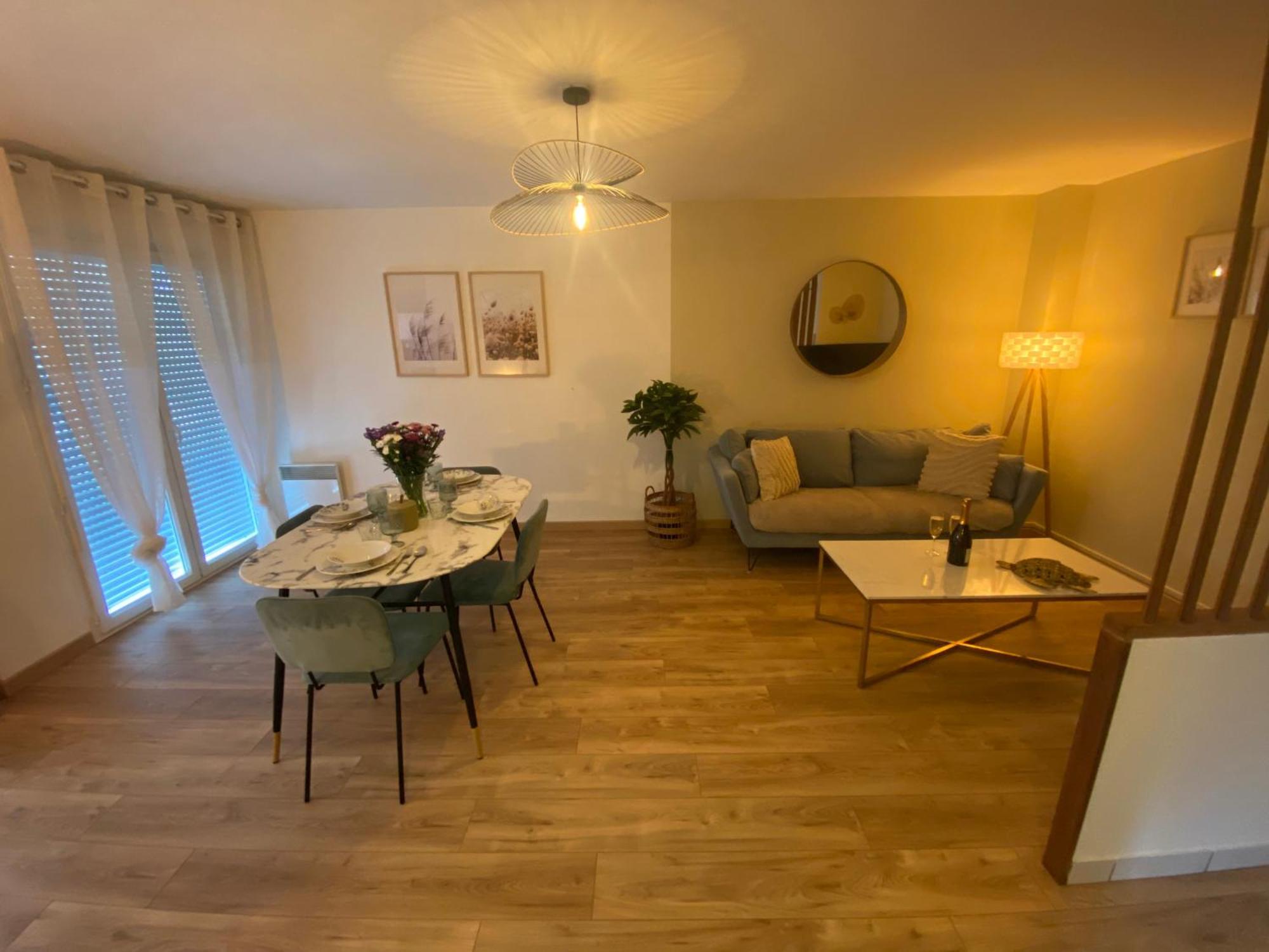 Les Rives De L'Indre. Parking Gratuit. Lit 160Cm Apartment Châteauroux Exterior foto